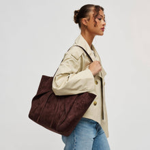 Load image into Gallery viewer, Soren Tote
