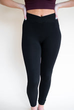 Load image into Gallery viewer, Ribbed Crossover Legging - Black
